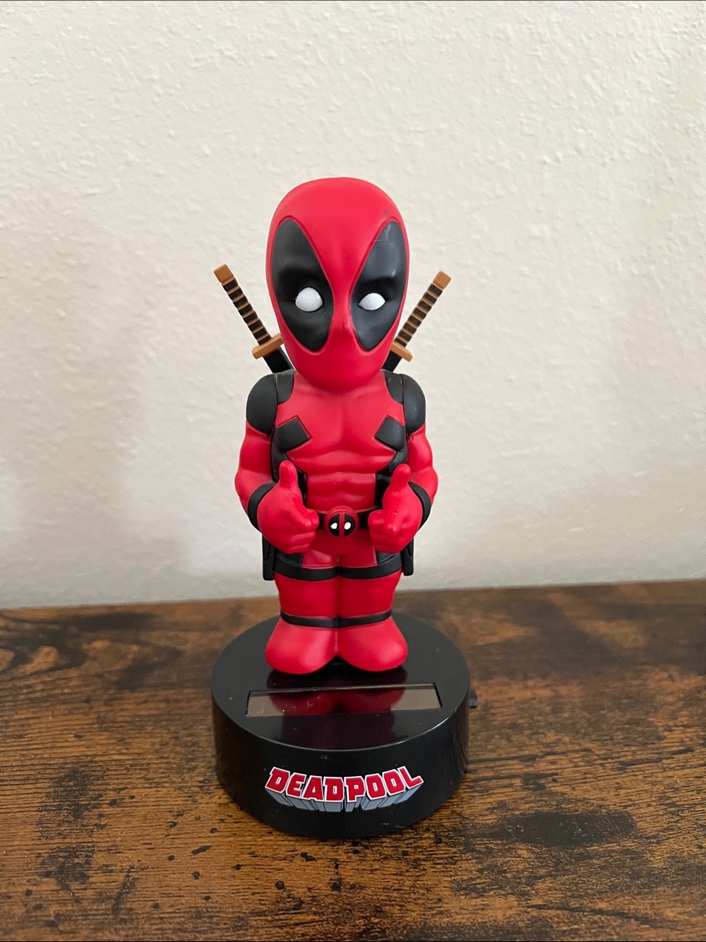 Marvel Neca Deadpool Body Knocker Bobblehead